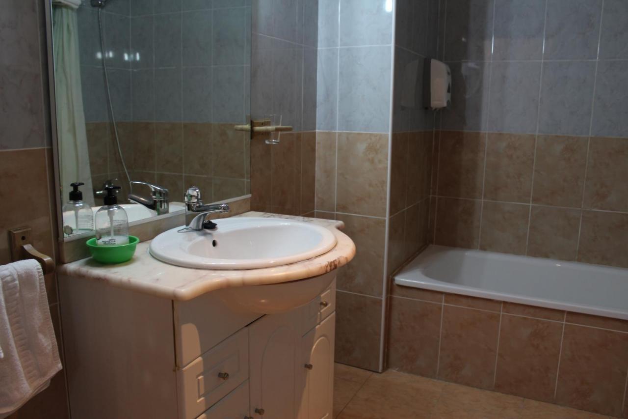 פוז Apartamentos Los Gemelos מראה חיצוני תמונה