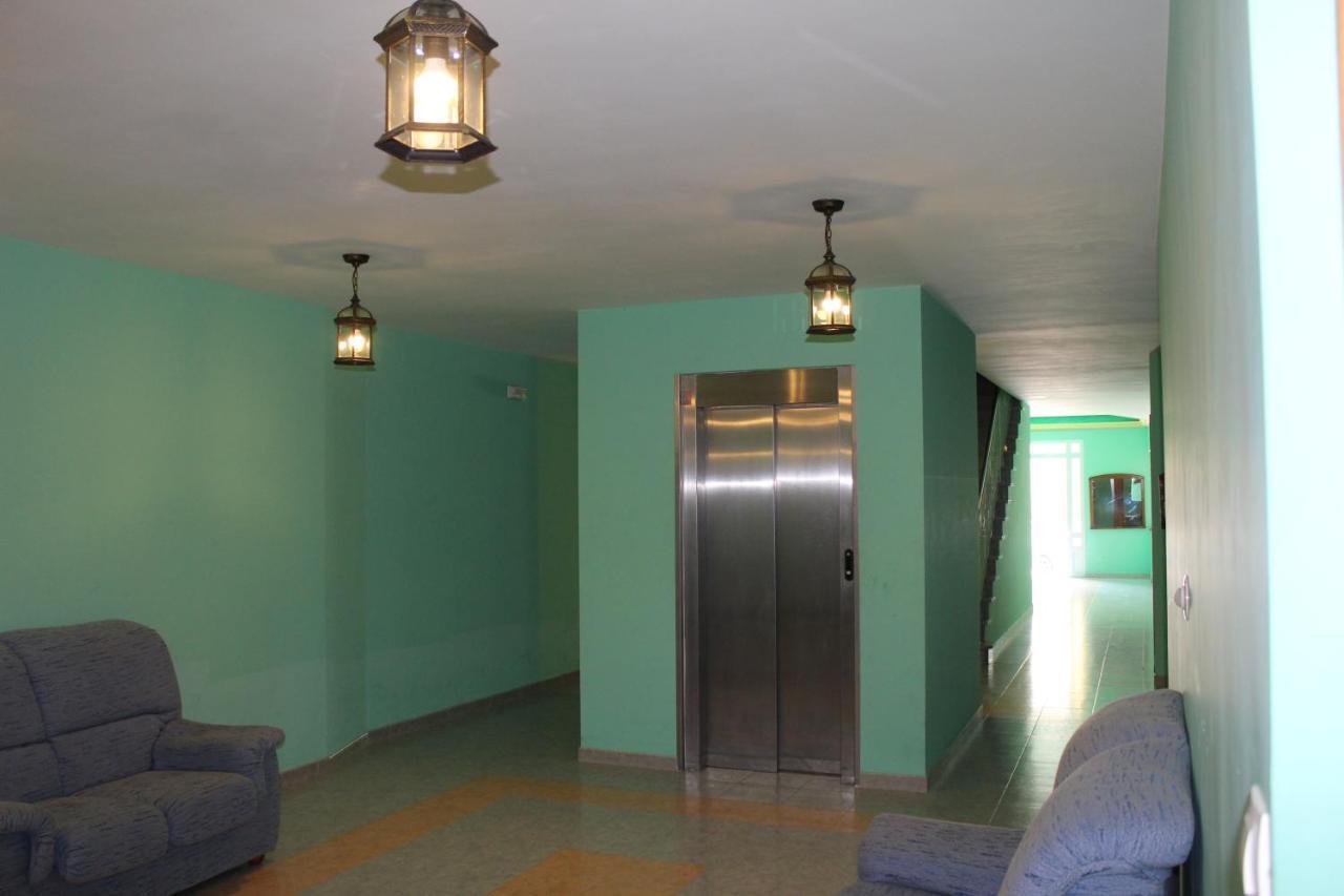 פוז Apartamentos Los Gemelos מראה חיצוני תמונה